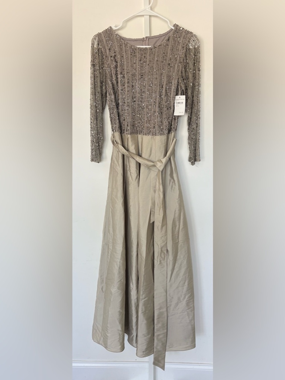 Pisarro Nights Sequin Bodice Taffeta Gown Bow Waist Long Sleeve Dress Size 6 NWT - Picture 3 of 9
